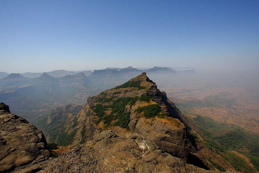 best monsoon trekking places in maharashtra