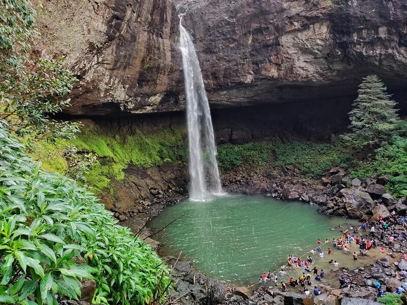 nature lovers and adventure seekers places in Maharashtra