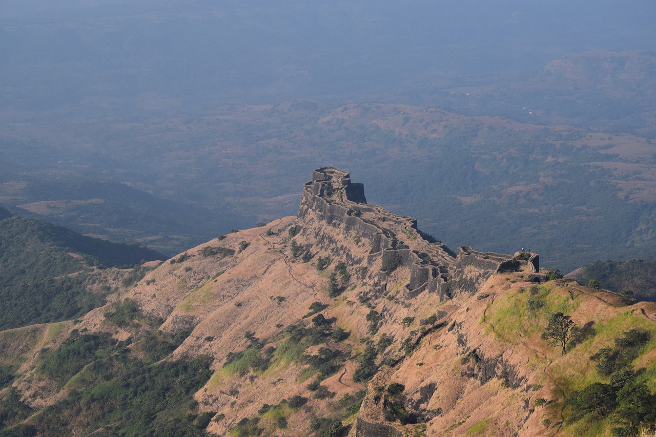 famous trekking places in Maharashtra